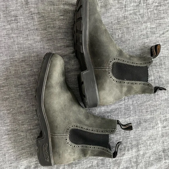 Blundstones Women’s 9 (6.5) - Picture 2 of 7